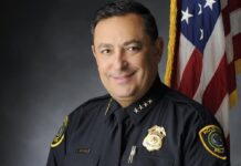 Comisionados de Miami votan a favor de investigar a Art Acevedo Art Acevedo.