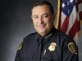 Comisionados de Miami votan a favor de investigar a Art Acevedo Art Acevedo.