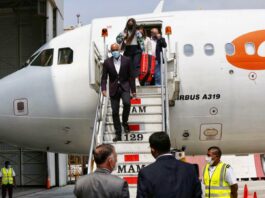 La delegación de Maduro llega a México para reanudar diálogo con la oposición