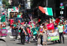 Desfile mexicano retorna imponente a Nueva York TRABAJADORES EXCLUIDOS