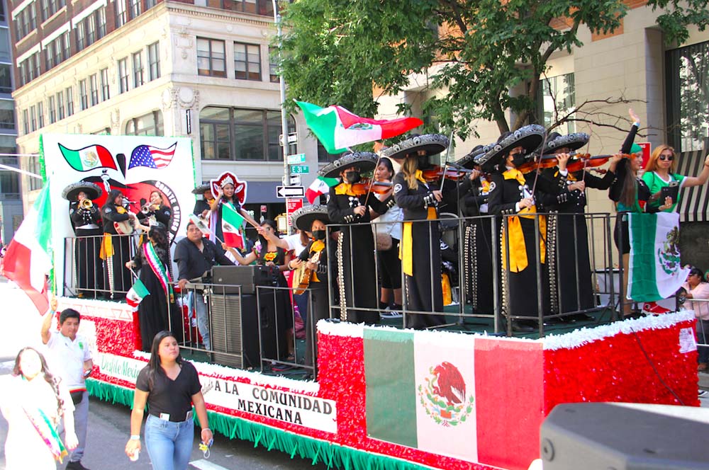 CARRO ALEGORICO DEL MEXICAN DAY PARADE DE NY 2021