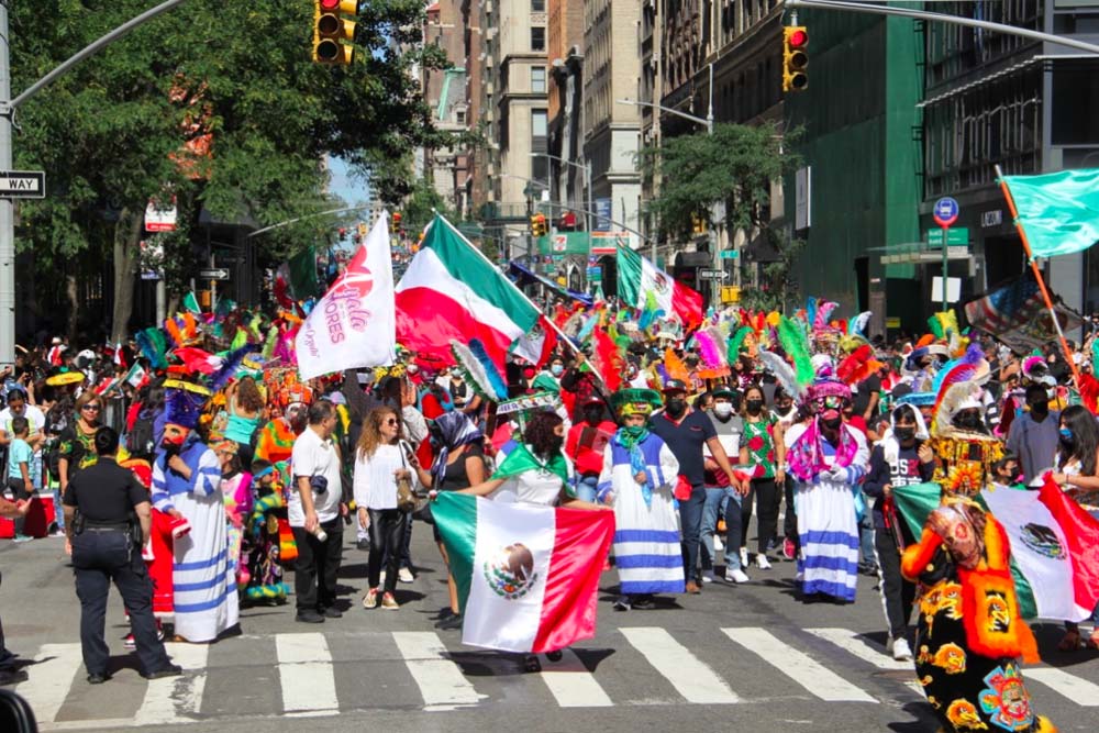 DESFILES HISPANOS DE NUEVA YORK