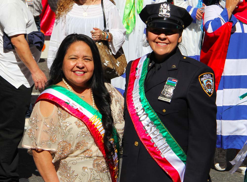 OFICIAL DE POLICIA DE RAICES MEXICANAS