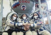Dos rusos se preparan para dos caminatas espaciales fuera de la EEI Oleg Novitskiy y Pyotr Dubrov