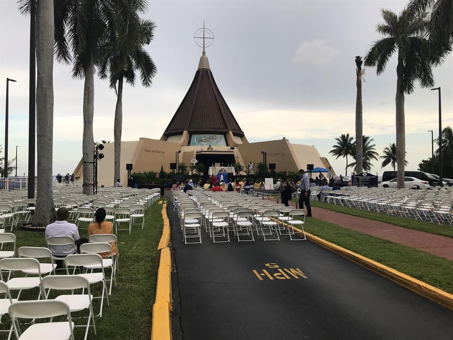 Virgen guardiana del exilio cubano (2)