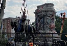 Retiran la controvertida estatua del general confederado Lee de Virginia estatua del general Robert E. Lee fue retirada..