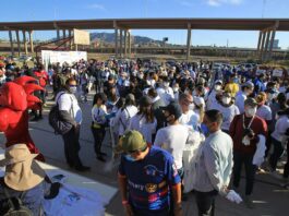 Activistas se unen en la frontera México-EE.UU. para limpiar el río Bravo Activistas se unen en la frontera México-EE.UU. (2)