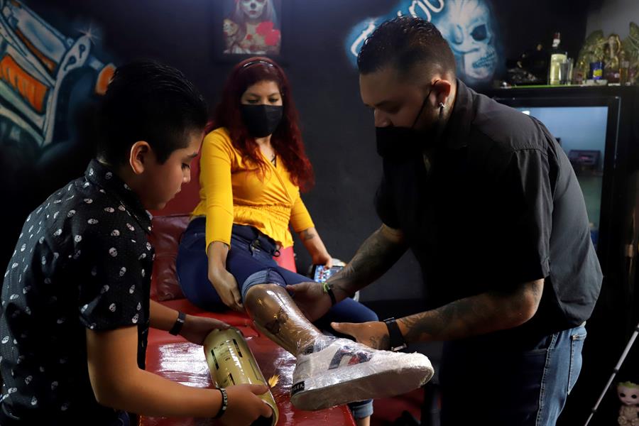 Brandon, el ni&ntilde;o tatuador mexicano (2)