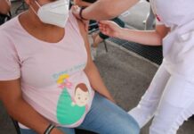 Exhortan a embarazadas a vacunarse ante muerte de 5 de ellas en Puerto Rico embarazadas