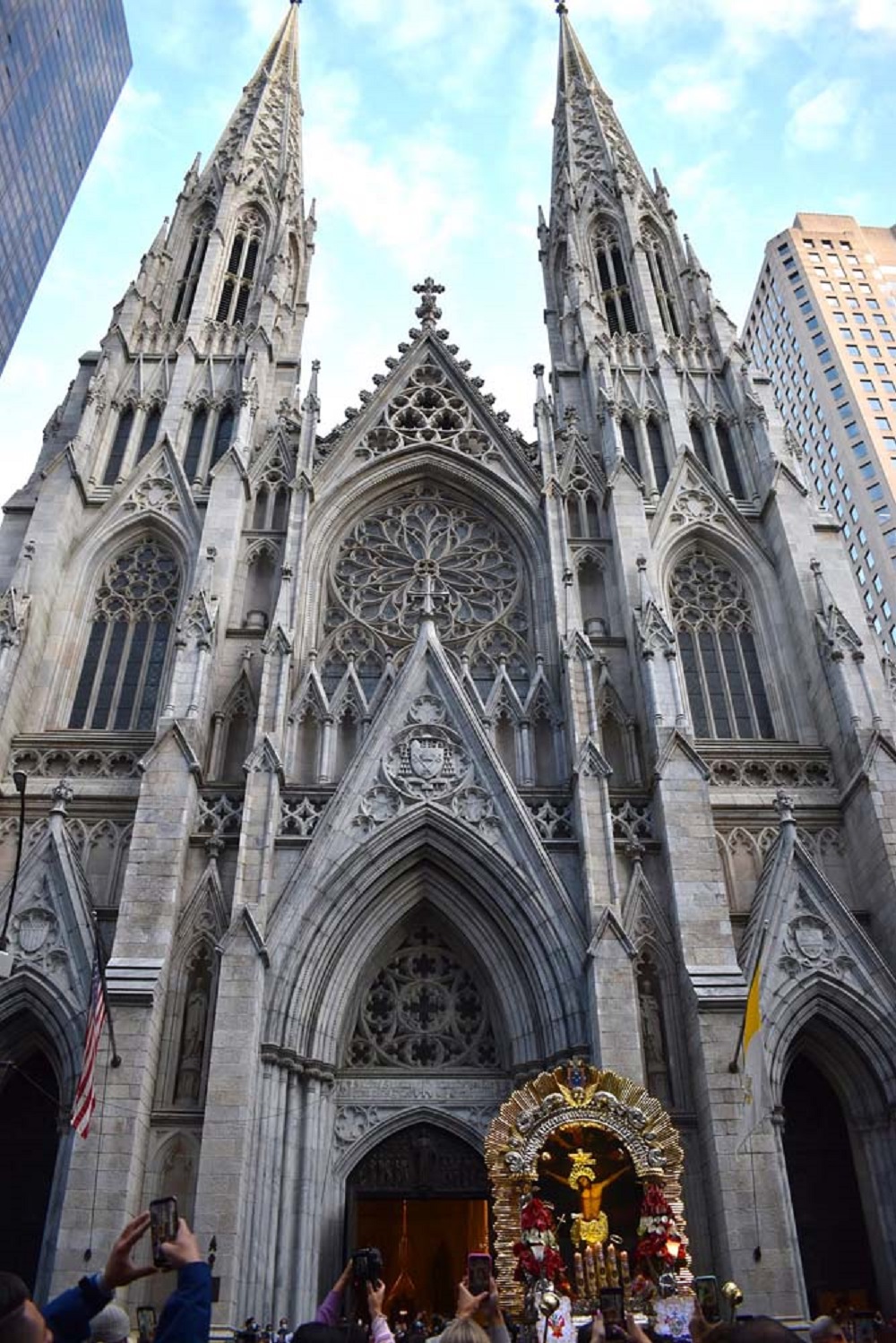 EL SENOR DE LOS MILAGRO S EN SAN PATRICKS CATHEDRAL.