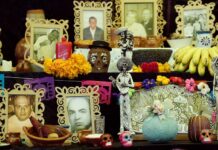 La pandemia llena altares del Día de Muertos (2)