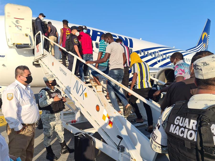 México deporta a 129 haitianos inmigrantes