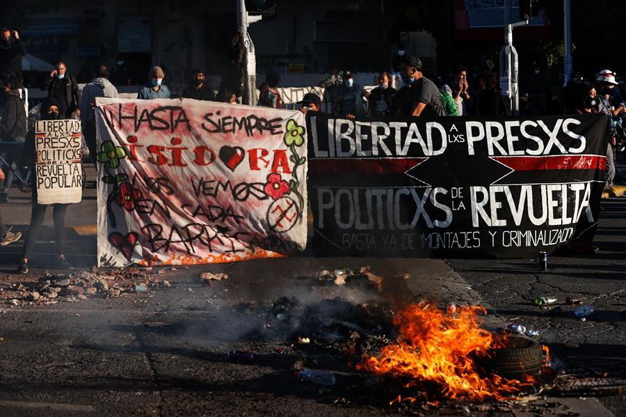 Multitudinaria marcha en Chile (3)