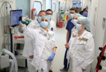 Red médica neoyorquina despide a 1.400 empleados por negarse a recibir vacuna salud