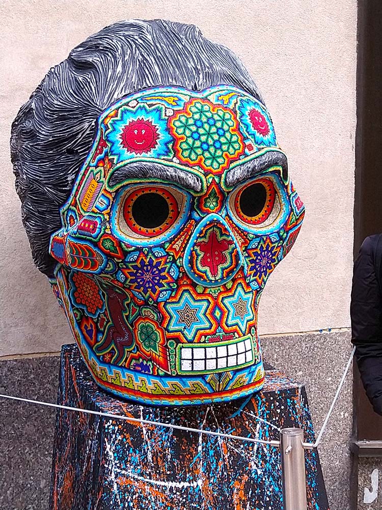 2 Una de las calaveras gigantes