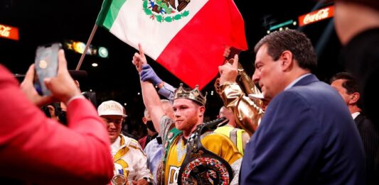 Canelo Álvarez hace historia (2)