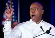 El alcalde Eric Adams se compromete con puertorriqueños de raza negra Eric Adams