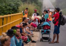La caravana migrante que avanza por la mexicana Veracruz cada vez más cansada inmigrantes