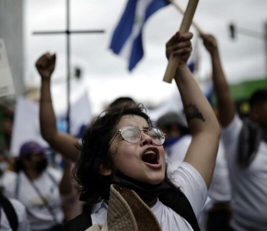 Nicaragüenses celebran el rechazo de la población a las elecciones de Ortega Nicaragüenses