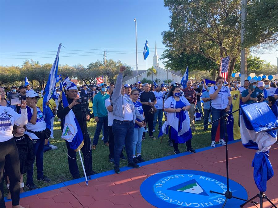 Nicaragüenses marchan en EE.UU. (3) Nicaragüenses