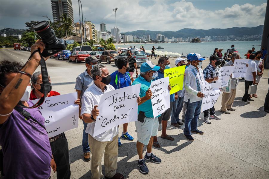 Periodistas mexicanos protestan en Acapulco (3)