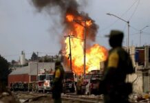 Dos muertos y 4 heridos en explosión por pirotecnia en el centro de México explosión