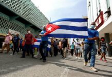 EE.UU. avisa a Cuba que habrá más sanciones si no "cesa la represión" Cuba