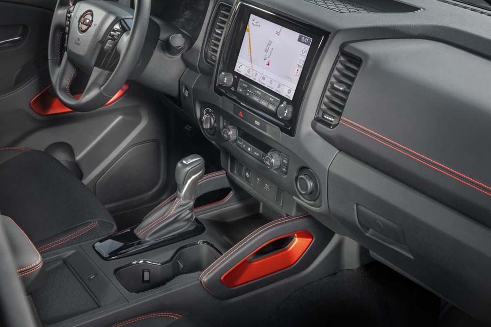 2022NissanFrontier_03