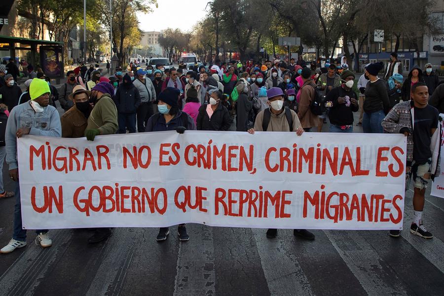 La caravana migrante acuerda con el Gobierno mexicano (2)