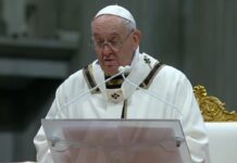 El papa en la Misa del Gallo: "¡No más muertes en el trabajo!"