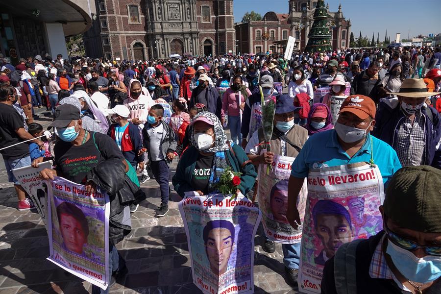 Protestan en Bas&iacute;lica de Guadalupe de M&eacute;xico (1)