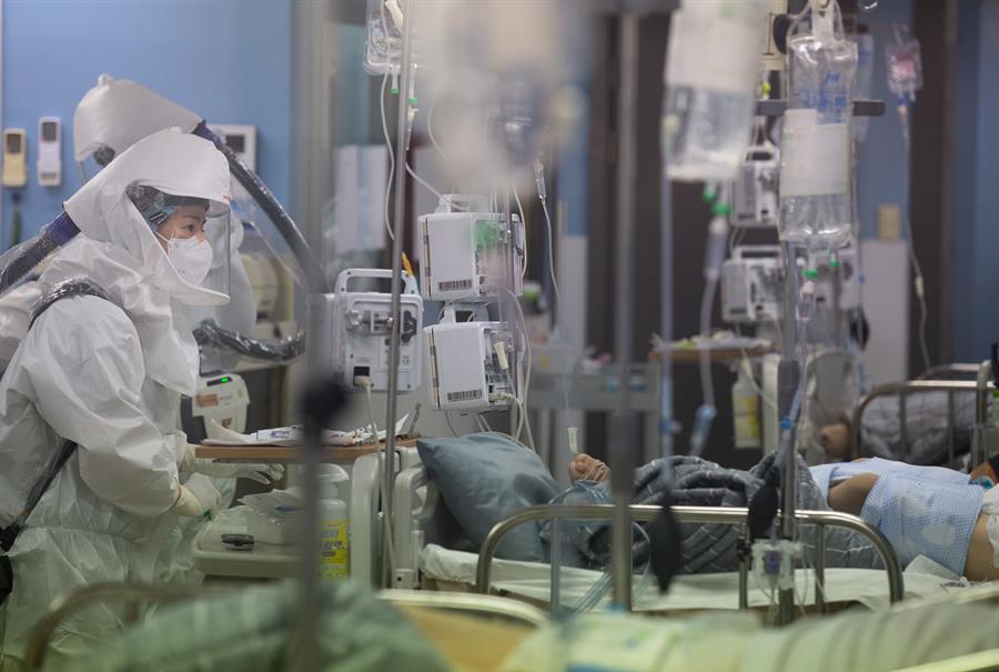 Supervivientes de covid grave pueden tener más riesgo de morir covid-19