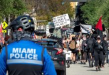 Un jurado declara culpable a Kim Potter, la policía que mató a un joven negro declara culpable a la policía que mató a un joven negro