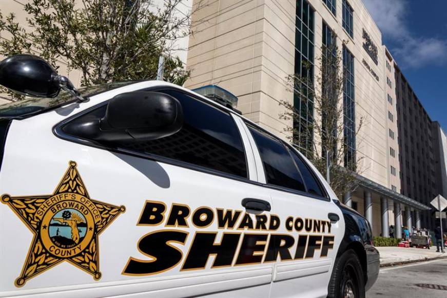detienen a menor en Florida policía de Florida