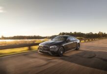 2021 Mercedes-Benz E-Class cupé: Romanticismo singular y tala quijotesca El Mercedes-Benz E-Class viene presentado en varios estilos. Lo pueden encontrar como convertible, cupé, sedán de tamaño mediano y recientemente en Norte América como wagon, vagon o ranchera
