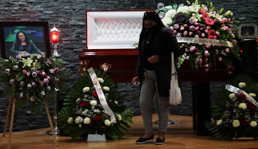 Dan último adiós a periodista mexicana Lourdes Maldonado (2)
