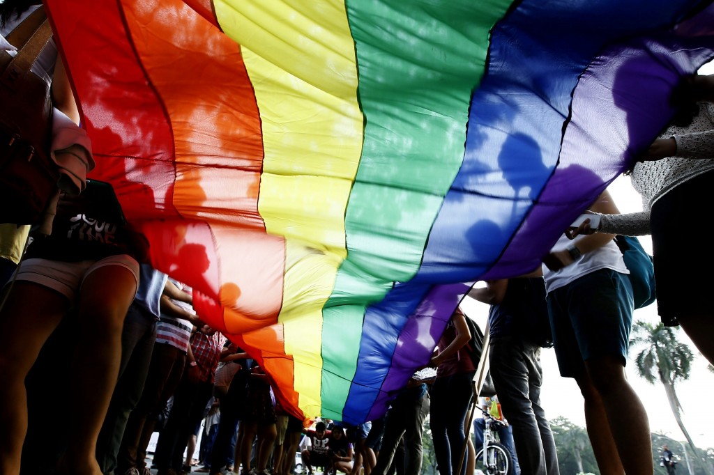 El proyecto de ley No diga gay avanza LGBTQ