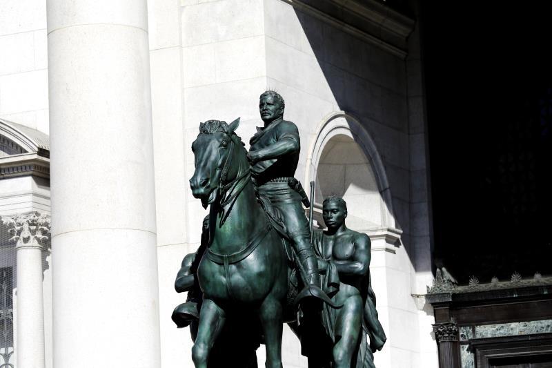 Estatua Theodore Roosevelt. Estatua Theodore Roosevelt.