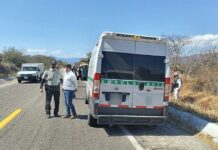 Hallan a 28 nicaragüenses hacinados en ambulancia pirata en el sur de México