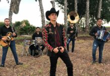 El cantautor Luis Fernando Araiza ha estado creando música desde su niñez, y en su nuevo disco, “Amor Moderno”, verdaderamente define su sonido y su originalidad como artista.