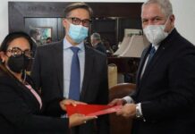 El Gobierno de Venezuela acreditó a su nueva embajadora en Honduras, Margaud Godoy, en una ceremonia en la que participó el canciller hondureño, Enrique Reina, y con la que se retoman "de manera formal" las relaciones diplomáticas entre ambos países, informó este sábado el ministro de Relaciones Exteriores venezolano, Félix Plasencia.