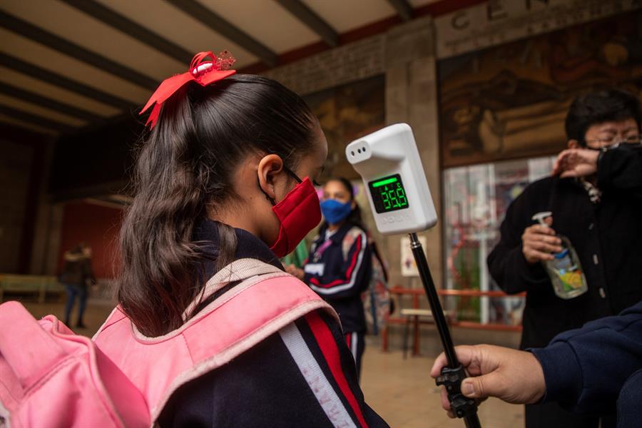 México comienza un irregular regreso a clases (1)
