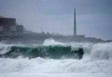 La erupción en Tonga genera "pequeñas olas de tsunami" en el Caribe La erupción de un volcán submarino en Tonga generó este sábado "pequeñas olas de tsunami que no son amenazantes en la cuenca caribeña", informó el Servicio de Avisos de Tsunami de EE.UU. en su página web oficial.