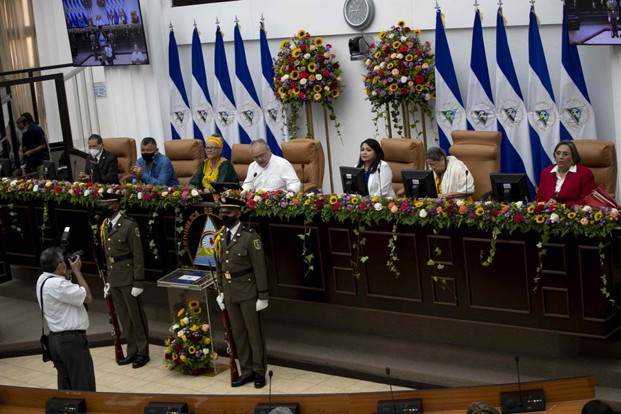 Parlamento de Nicaragua permitirá a Ortega seguir gobernando Parlamento de Nicaragua permitirá a Ortega seguir gobernando