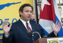 Ron DeSantis se ríe de demócratas que visitan el estado en pandemia Ron DeSantis
