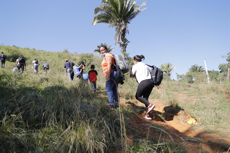 Unos 800 inmigrantes dejaron Honduras (1)