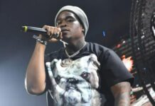 El rapero Wavy Navy Pooh muere tiroteado en una emboscada en Miami El rapero Wavy Navy Pooh murió en un tiroteo ocurrido este viernes en Miami (EE.UU.) cuando viajaba en un auto en el que había además dos niños pequeños, informaron este sábado medios locales.