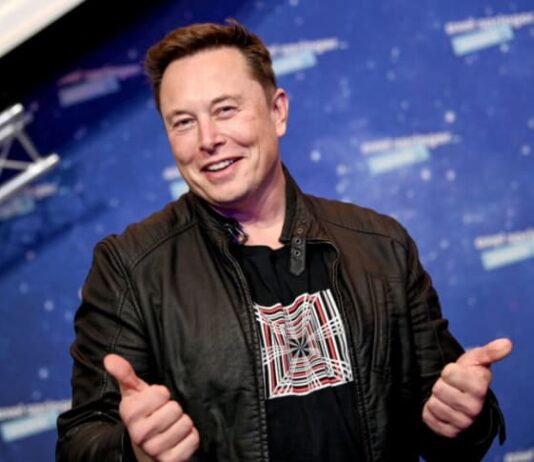 Musk bloqueó a un joven que rehusó 5.000 dólares por no rastrear su avión Elon Musk