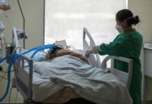 Exceso de muertes asociado a covid-19 en EE.UU. supera el millón covid-19