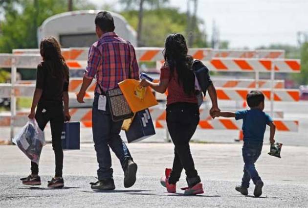 Inmigrantes siguen con temor a separación familiar. inmigrantes
